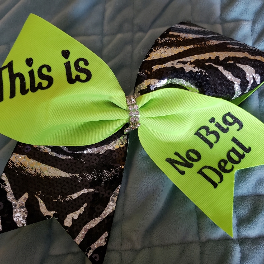 Cheerleading bow